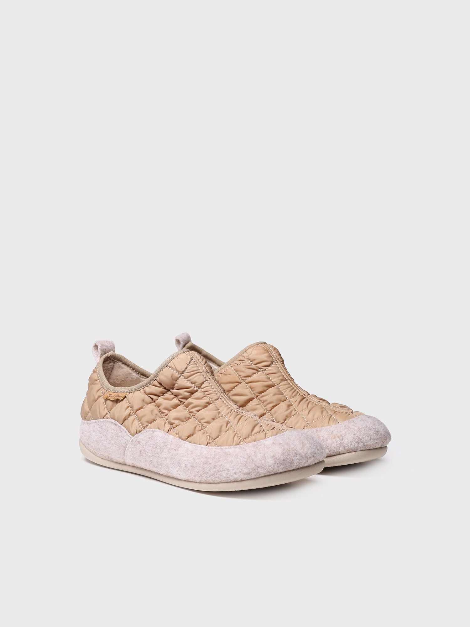 Pantuflas para mujer en color beige | MARE