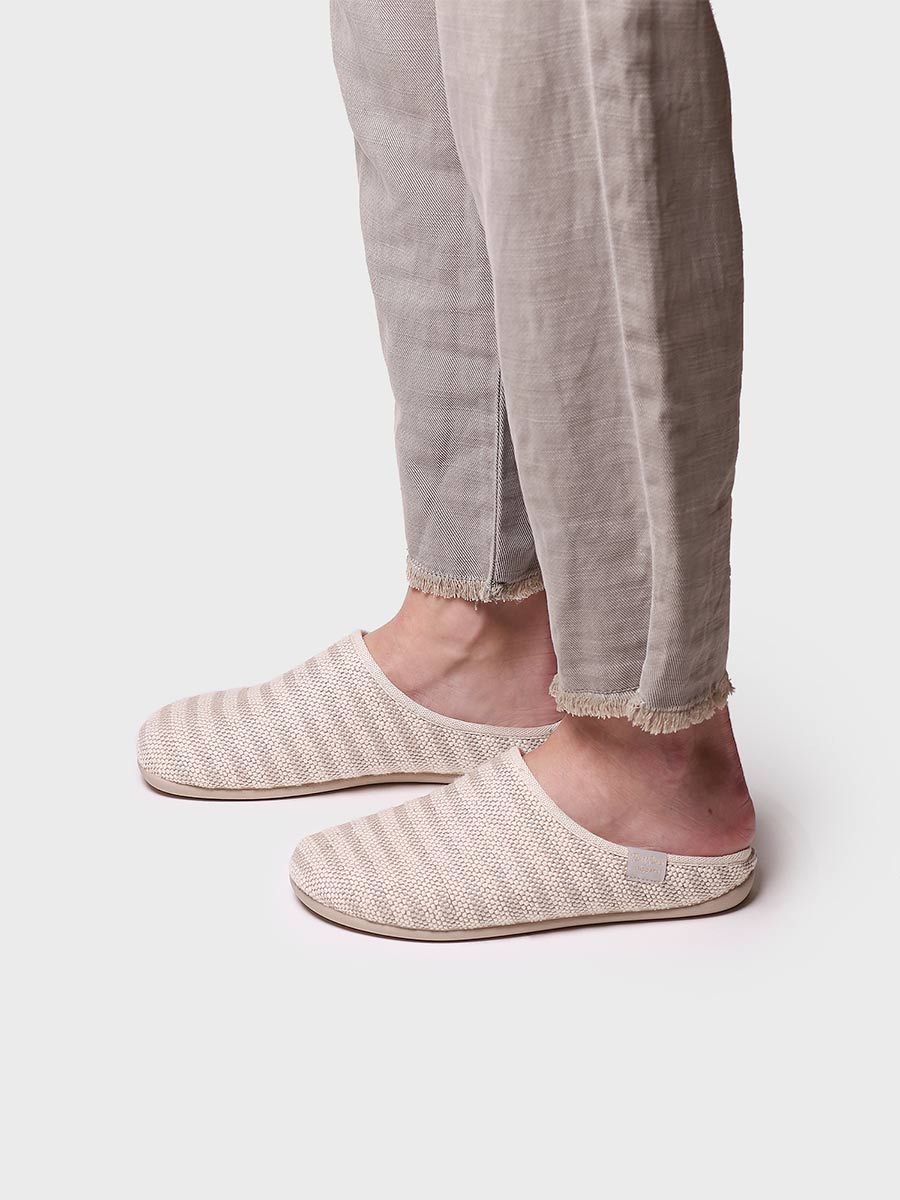 Pantuflas para mujer en color piedra | MELY-DL