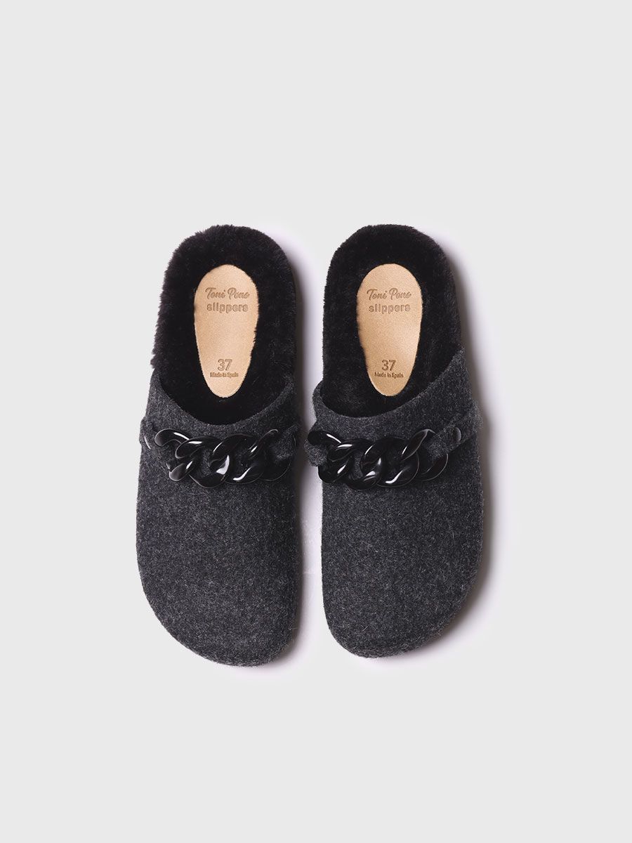 Pantuflas para mujer en color negro | LEIA