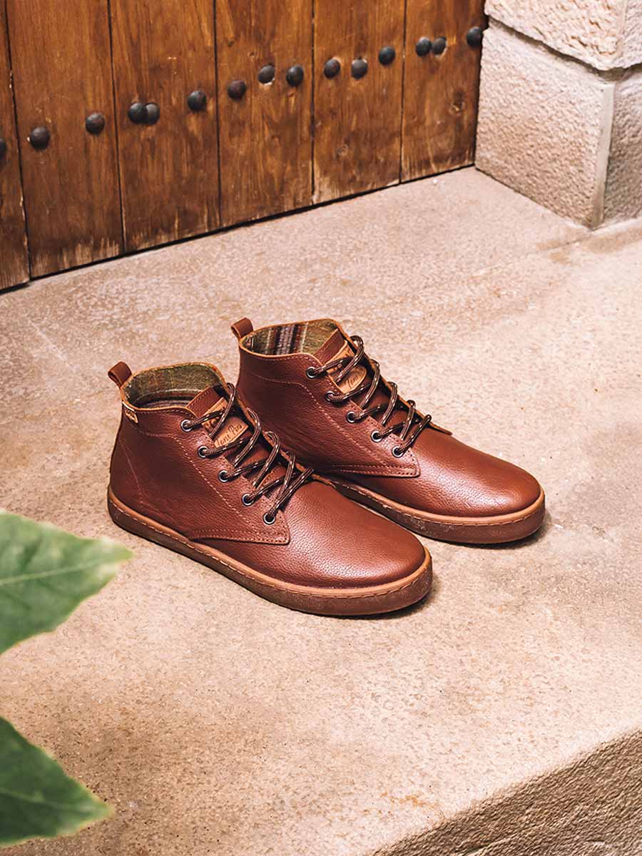 Botín para hombre caña alta en color cuero | DALTON