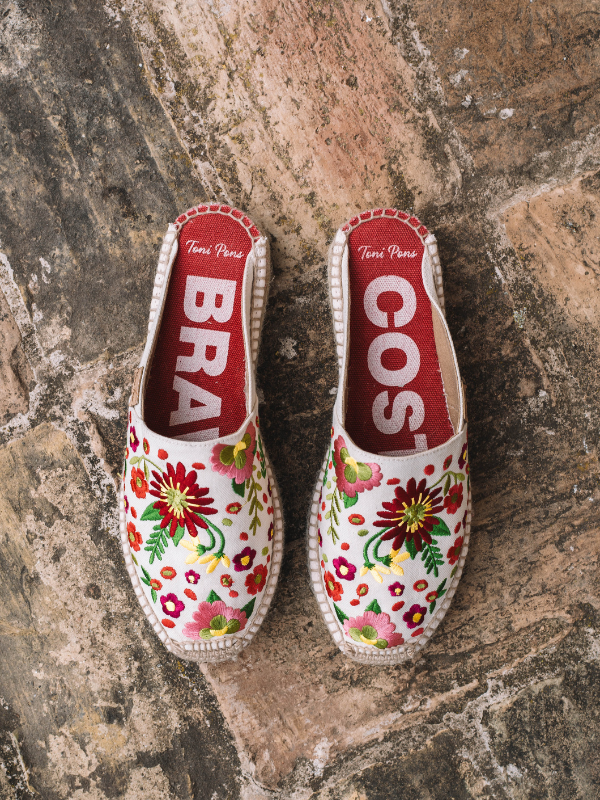 Alpargata mule de mujer con bordado floral | ROVIRA