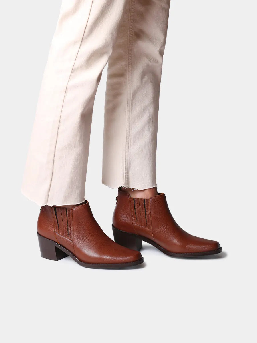 Botín de mujer en piel con elásticos y tacón | UTIEL