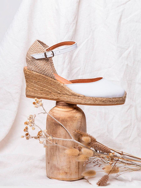 Alpargata de cuero cerrada COSTA-5