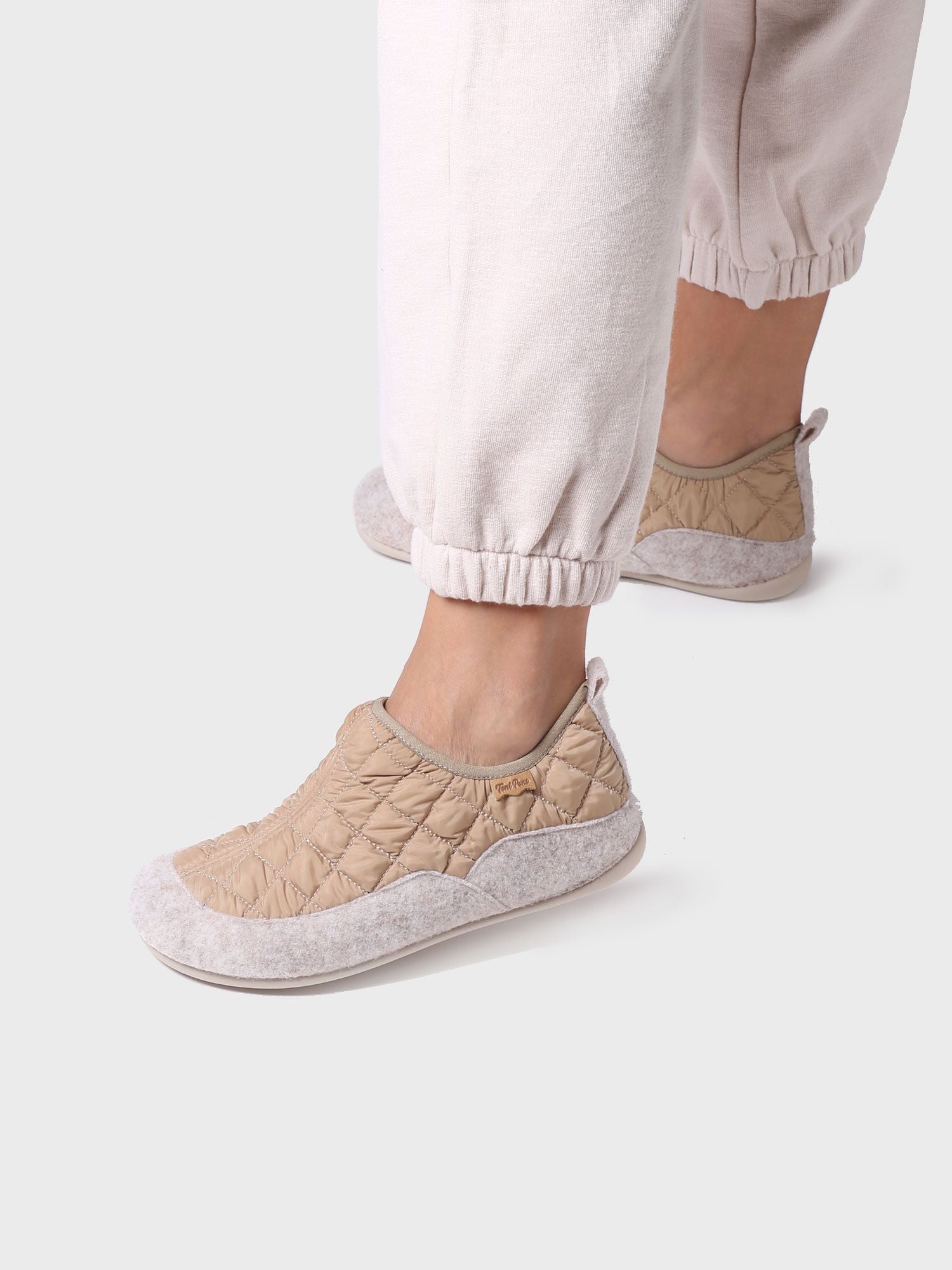Pantuflas para mujer en color beige - MARE