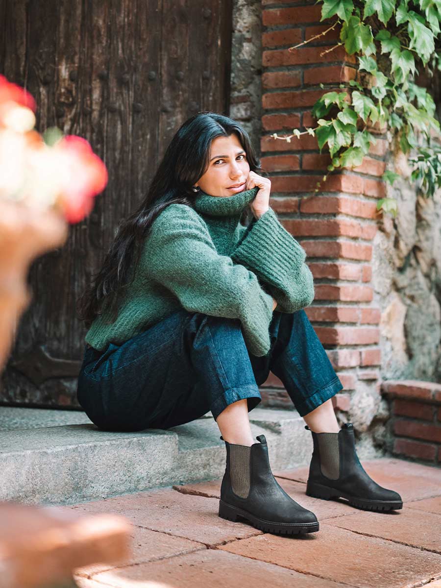 Botines de mujer en piel con elásticos laterales | CARLA-NC