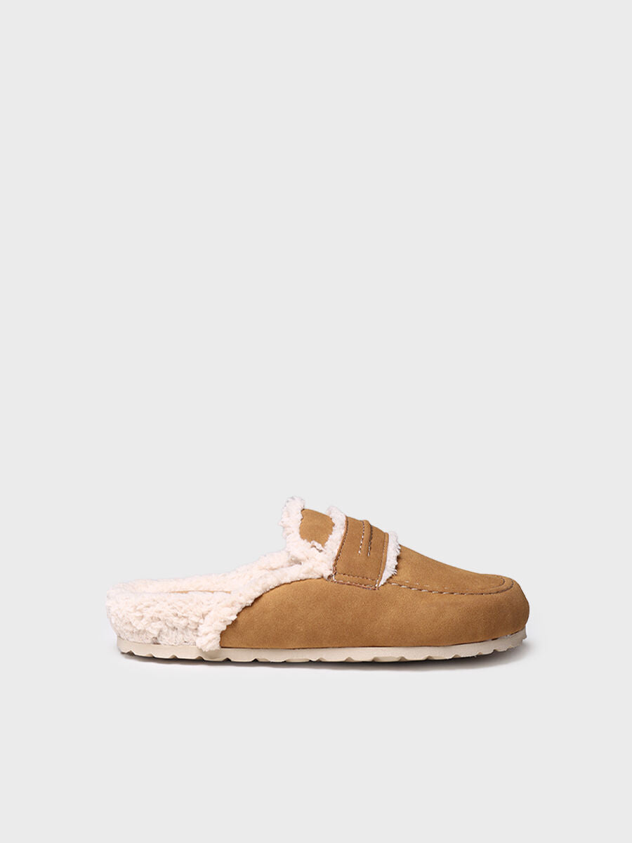 Pantufla para mujer tipo zueco en color cuero - LEIRE