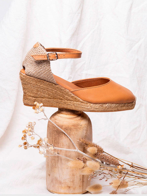 Alpargata de cuero cerrada COSTA-5